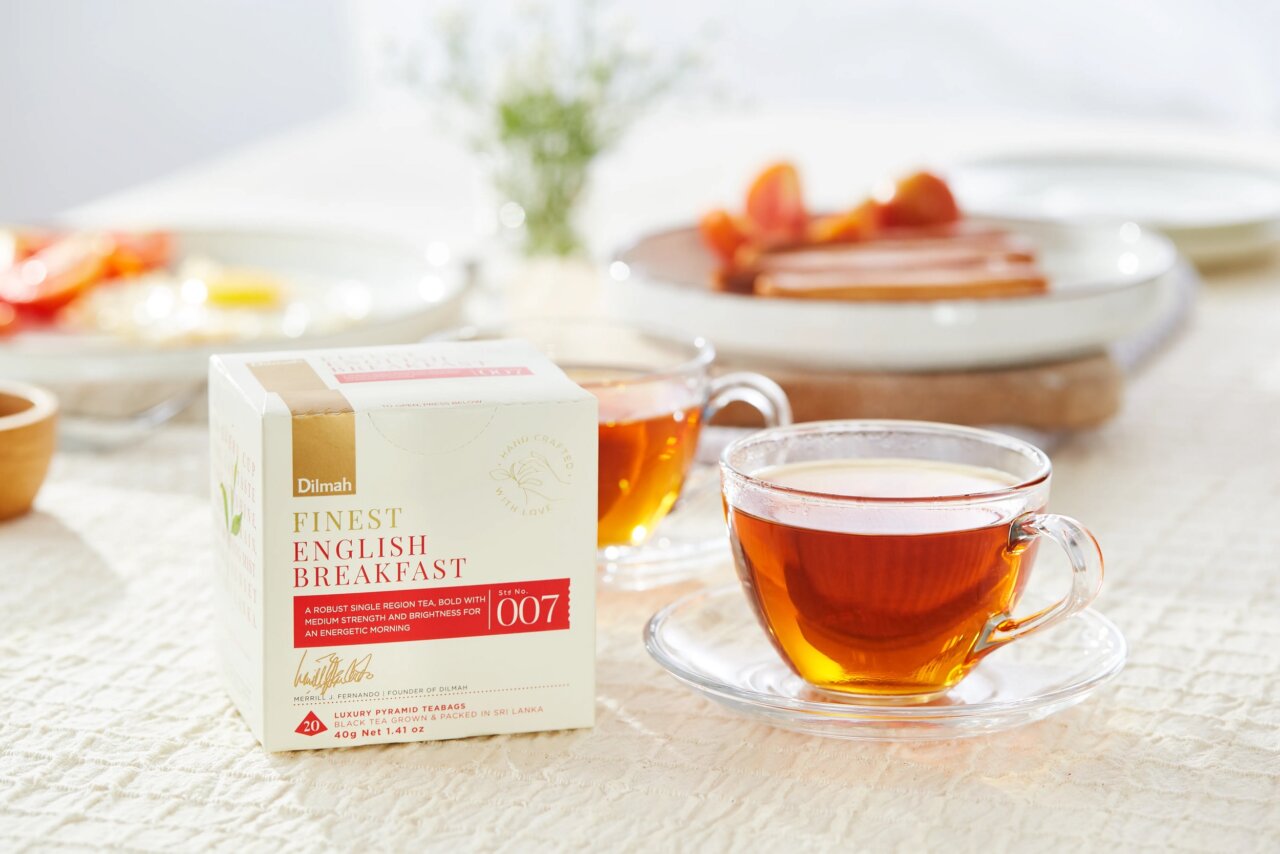 Box of Dilmah Finest Teast and two cups of tea